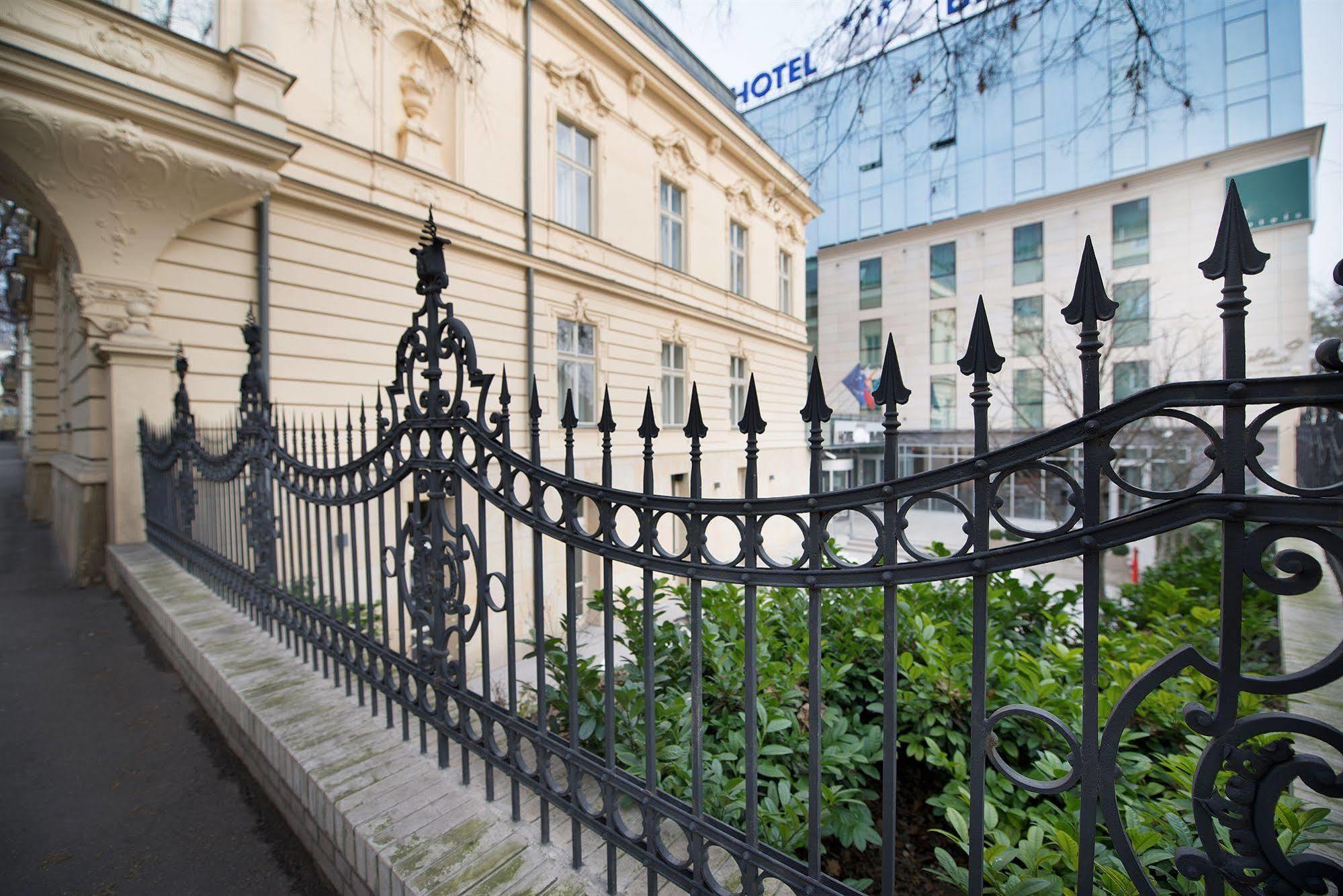 Wilson Palace By Loft Братислава Екстериор снимка